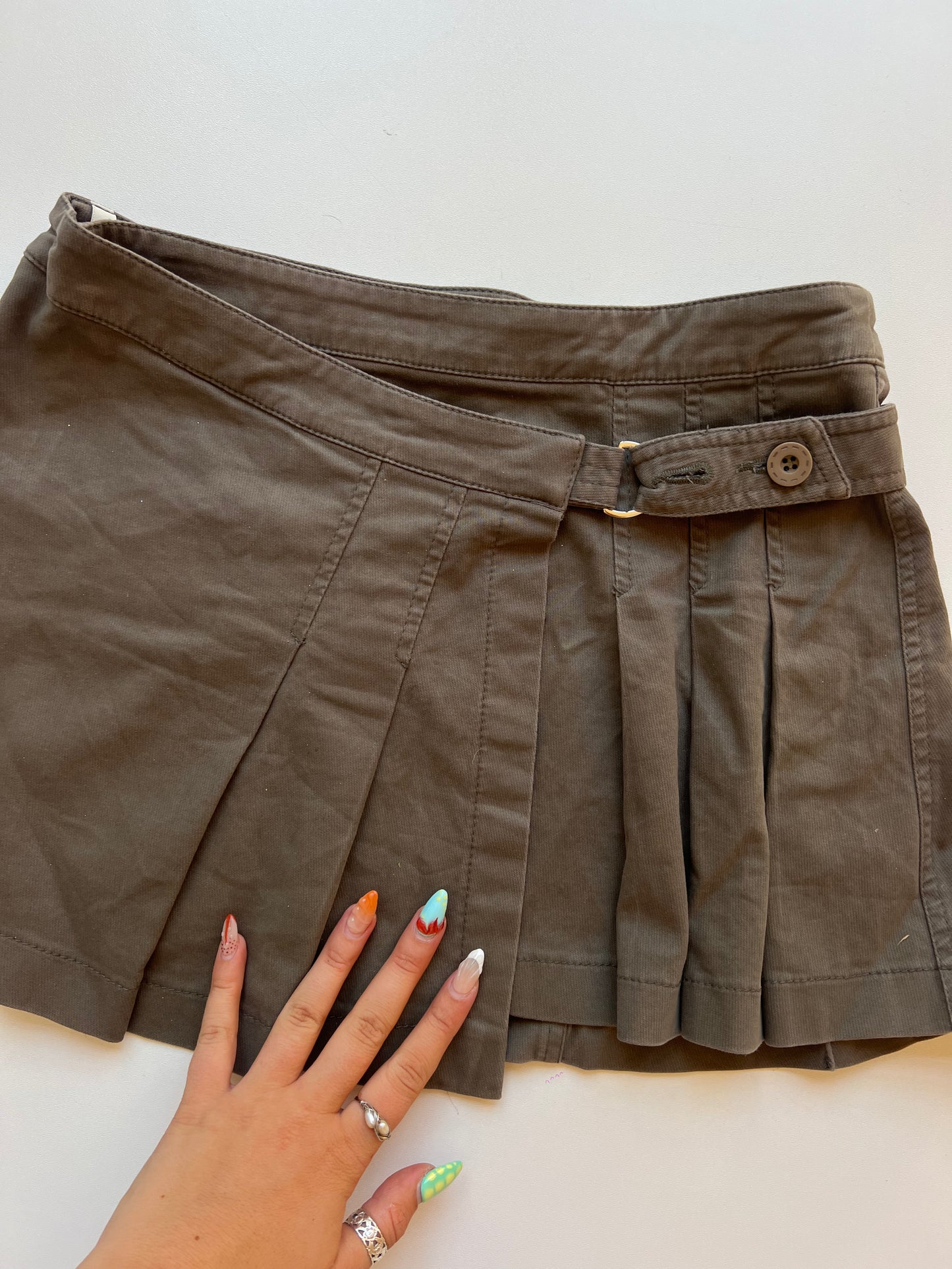 00s khaki pleated skirt- size XS