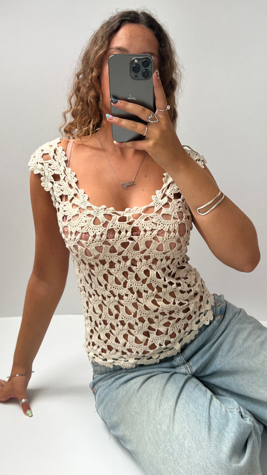 00s cream crochet cami- size M