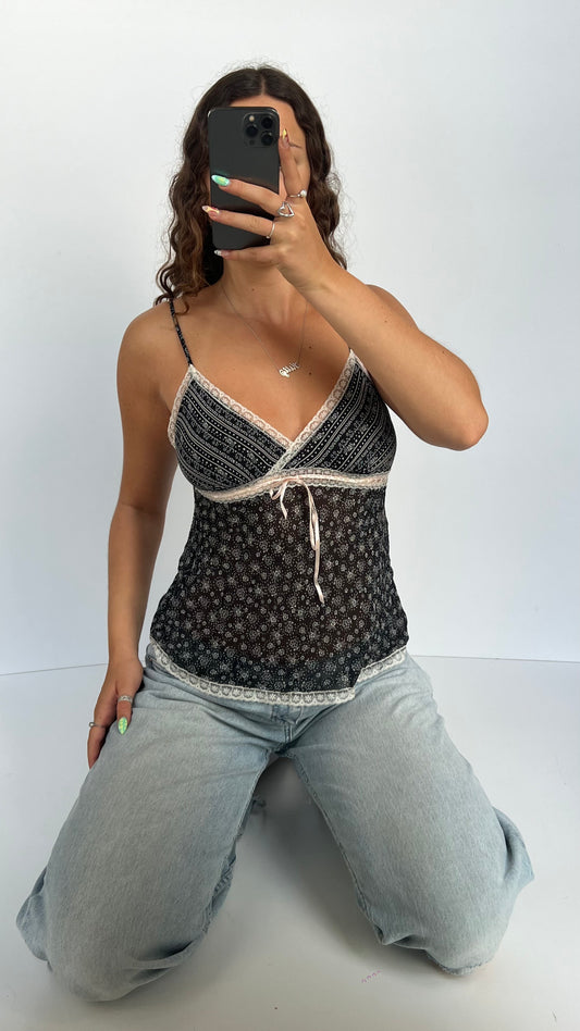 00s black lace floral cami- size M