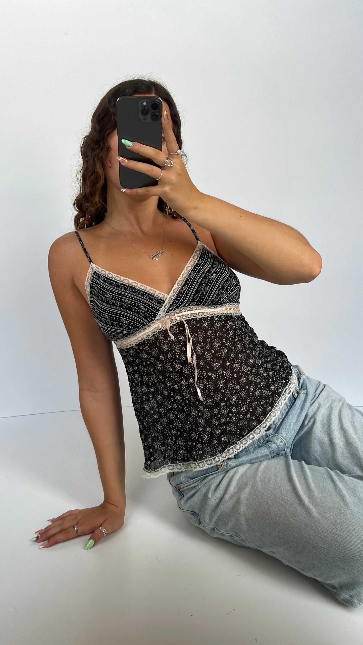 00s black lace floral cami- size M