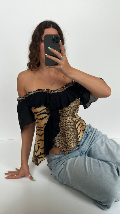 00s leopard print ruffle top- size L