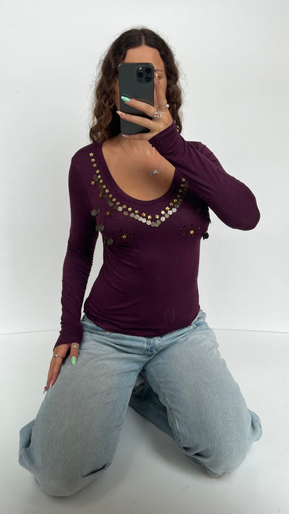 00s burgundy charm top- size M