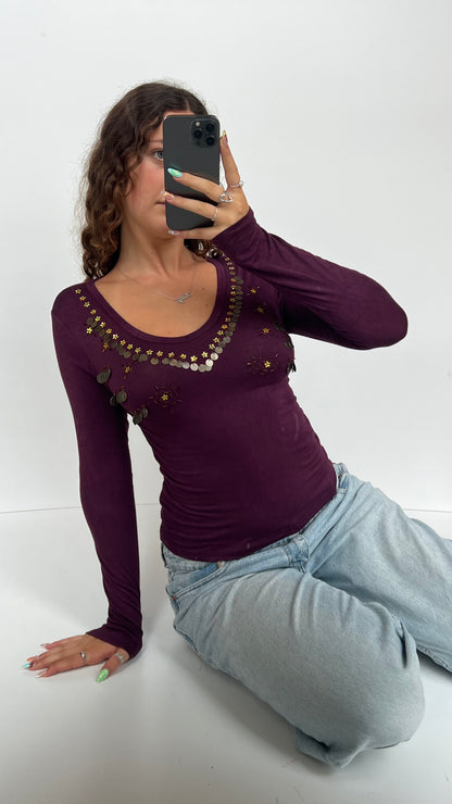 00s burgundy charm top- size M