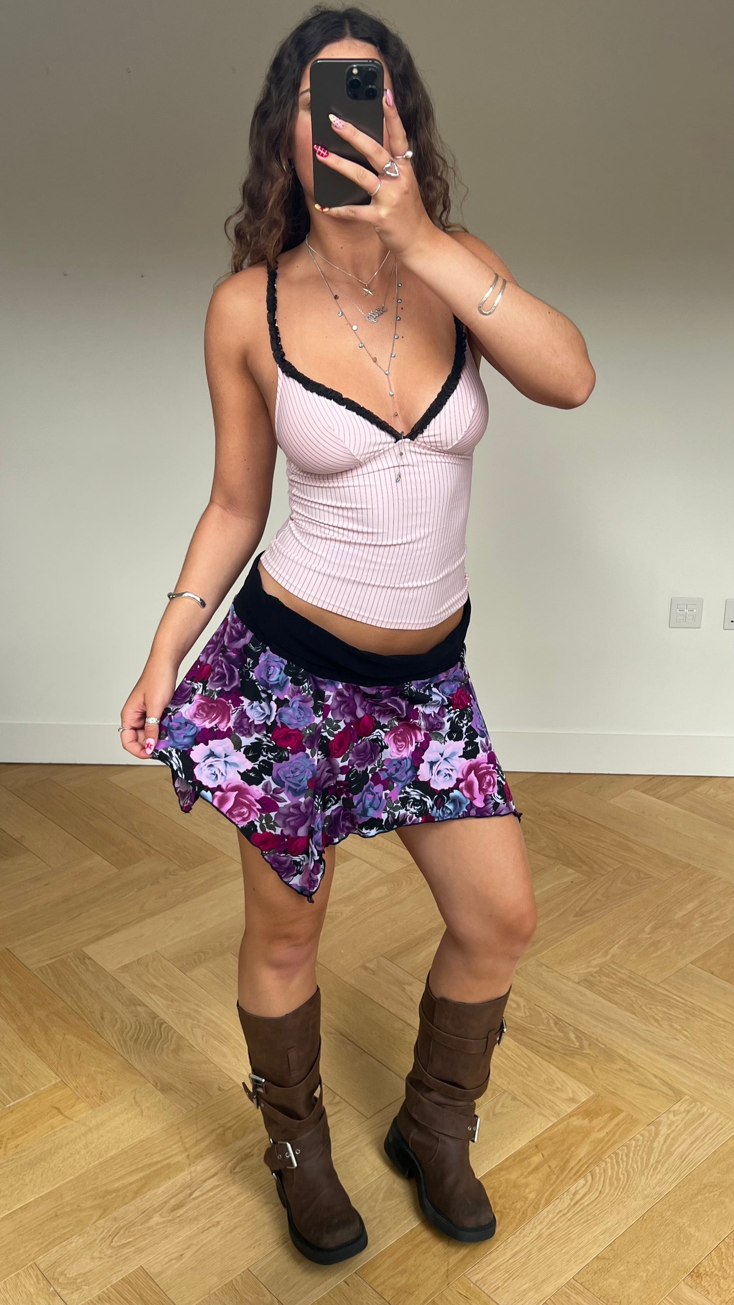 00s purple floral mini skirt- size L
