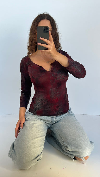 00s red long sleeve top- size M
