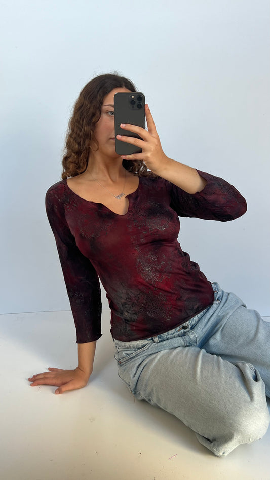 00s red long sleeve top- size M
