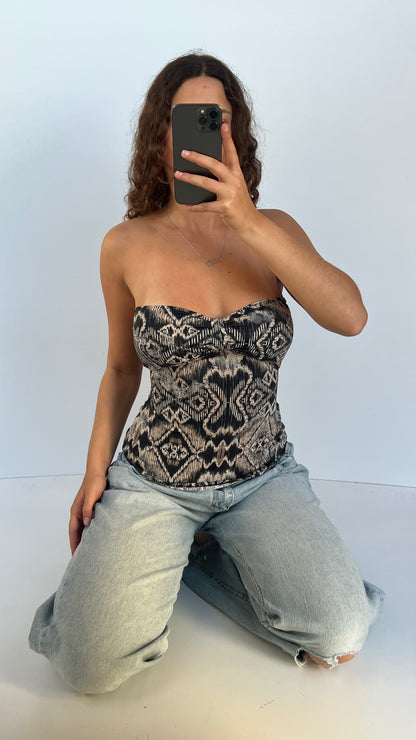 00s brown patterned top- size M