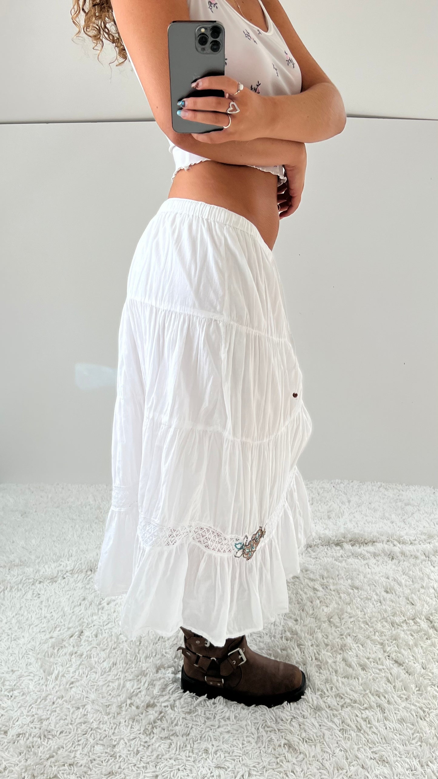 00s white tiered maxi skirt- size M