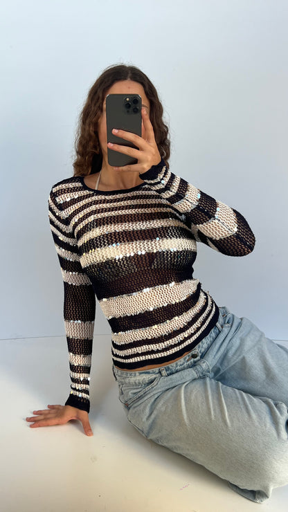 00s blue white crochet top- size S