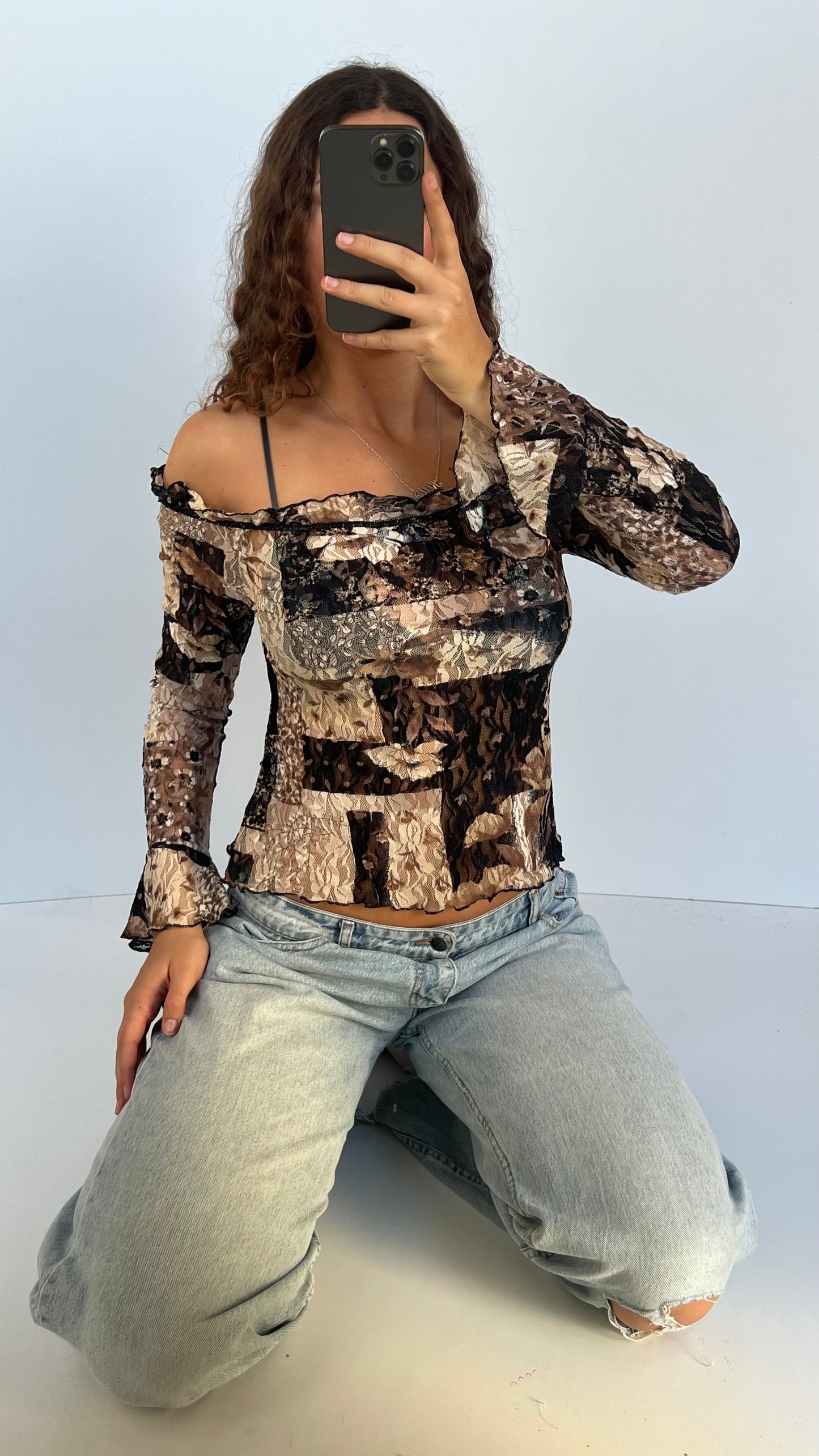 00s brown lace long sleeve top- size M