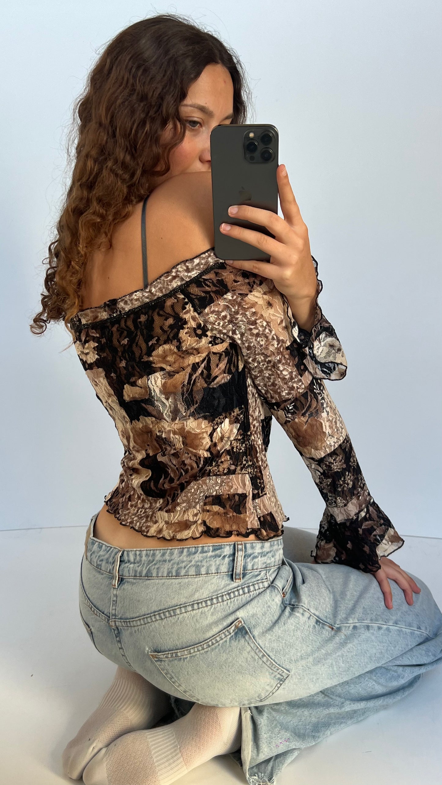 00s brown lace long sleeve top- size M