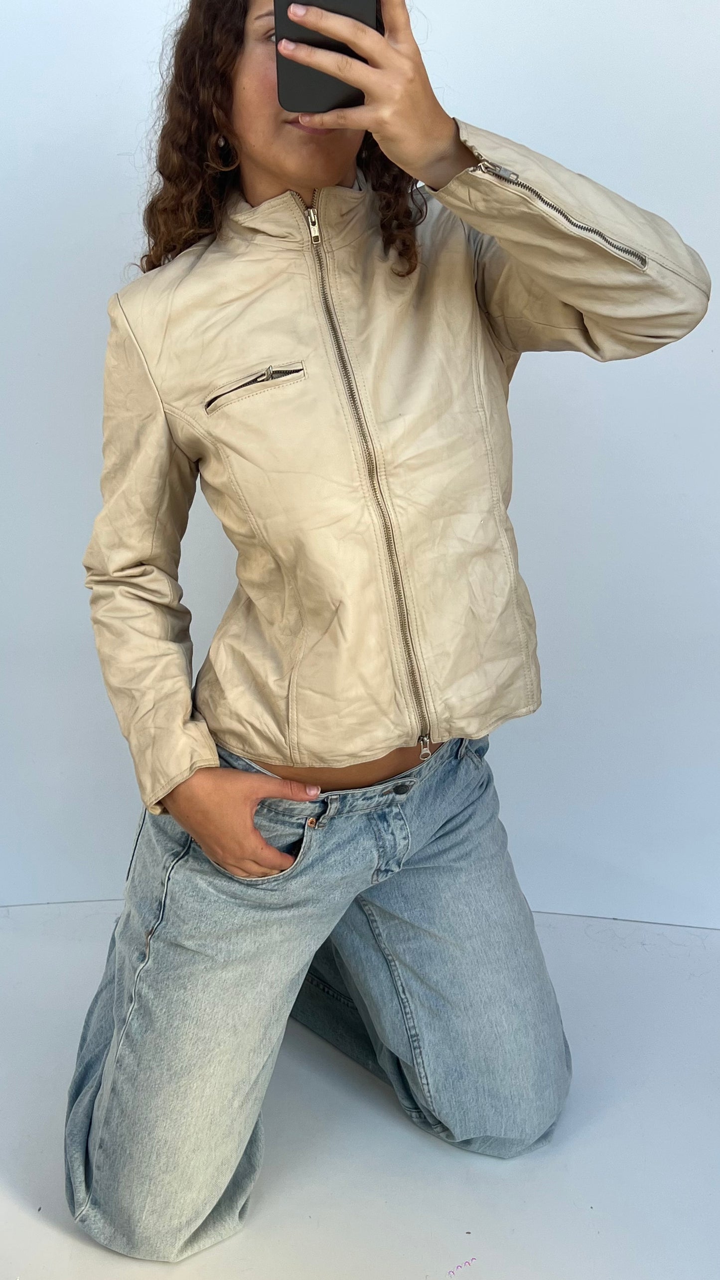 00s cream leather jacket- size  L