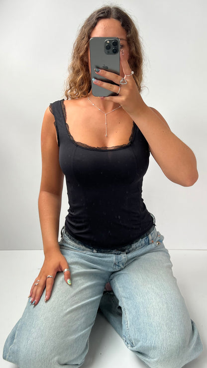 00s black lace cami- size S/M