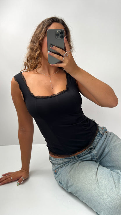 00s black lace cami- size S/M