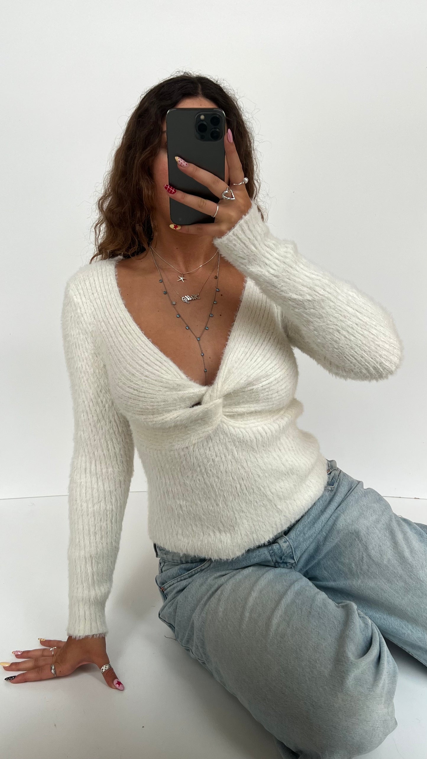 00s fluffy white knit long sleeve- size M