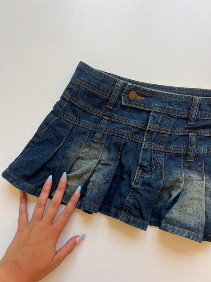 00s pleated denim skirt- size XS
