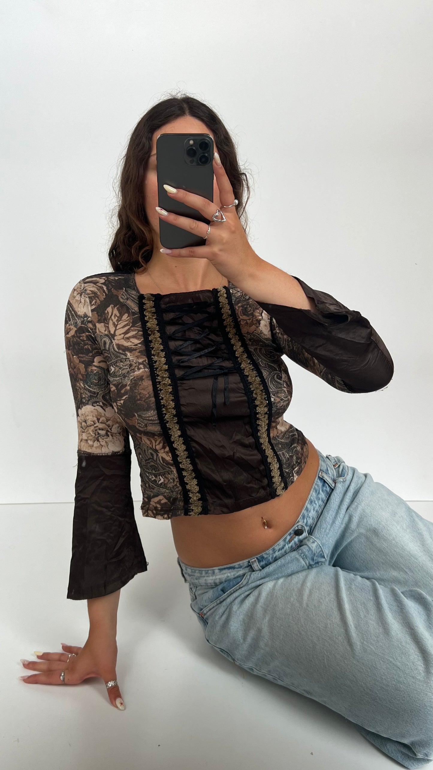 00s brown paisley long sleeve top- size M