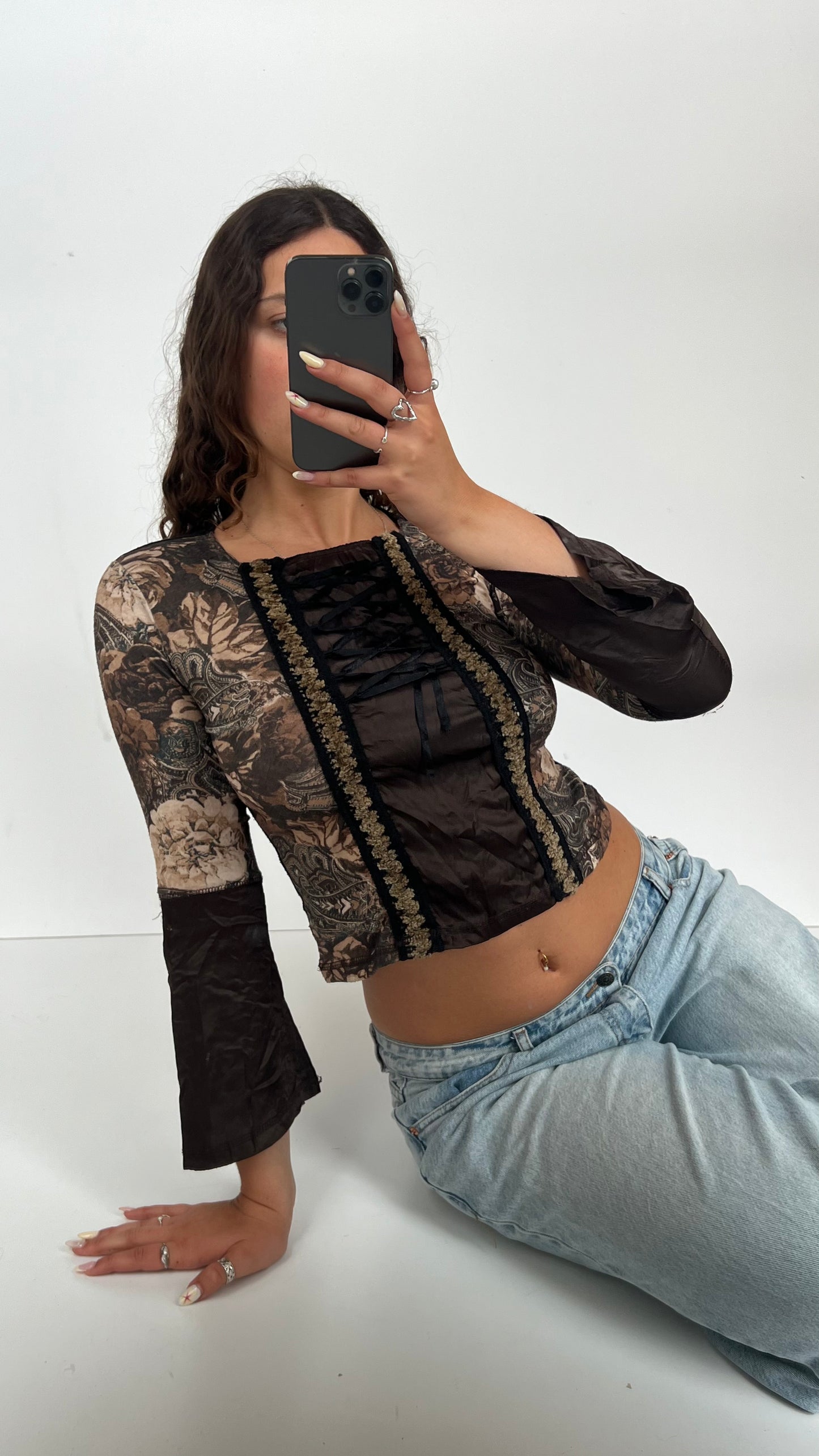 00s brown paisley long sleeve top- size M
