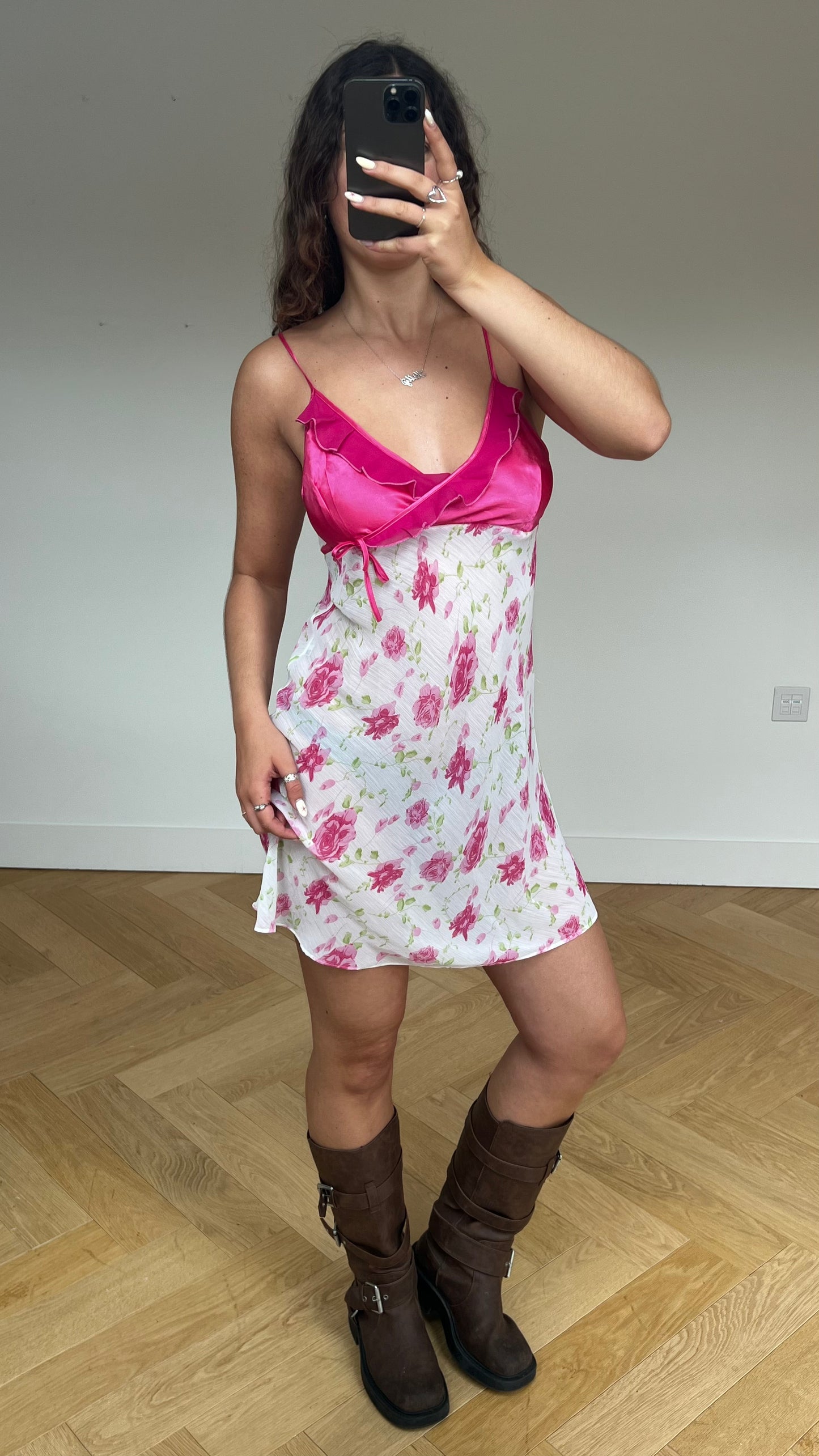 00s white pink floral mini dress- size M/L