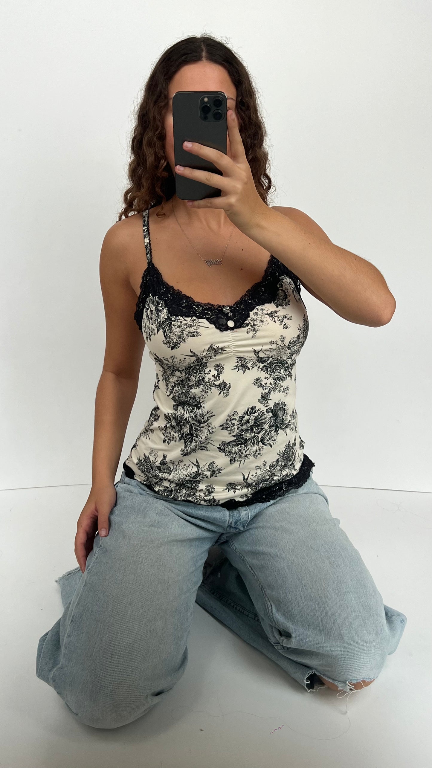 00s white black floral cami- size L