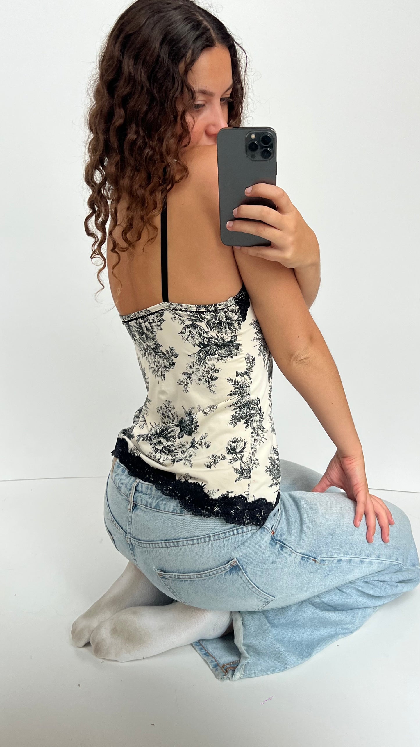 00s white black floral cami- size L