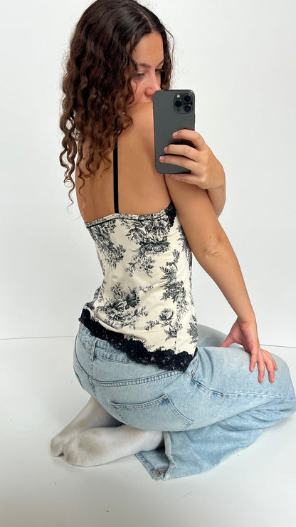 00s white black floral cami- size L