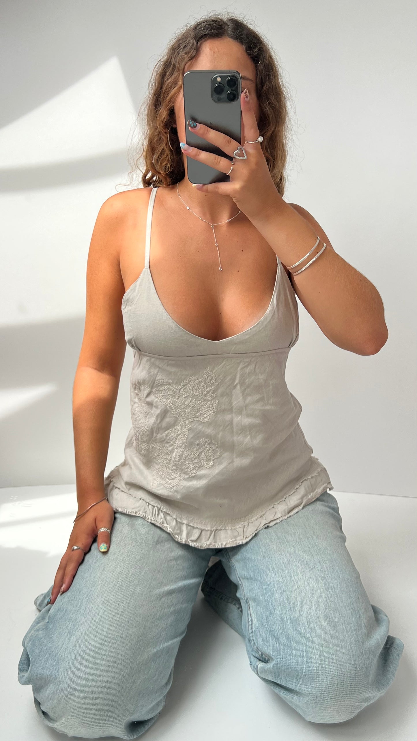 00s beige embroidered cami- size S