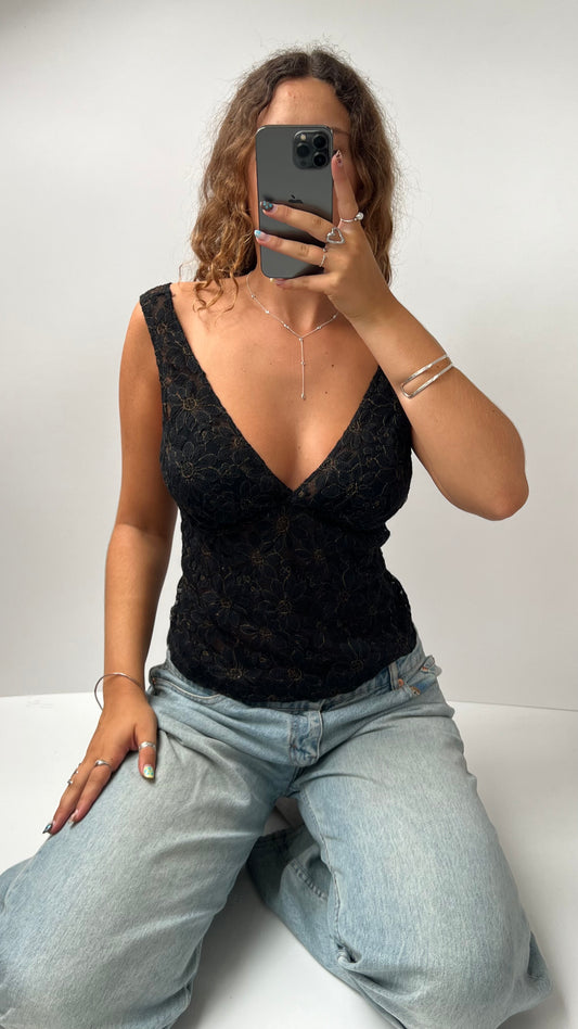 00s black lace cami- size M