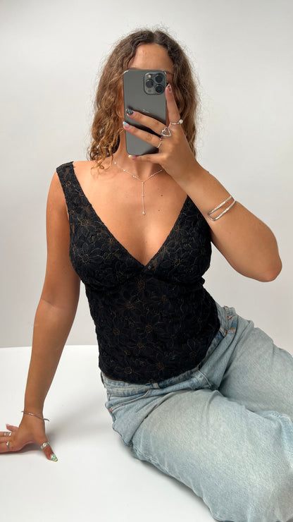 00s black lace cami- size M