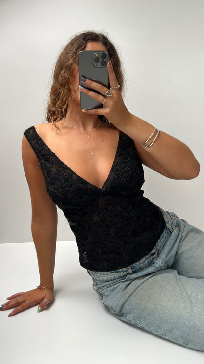 00s black lace cami- size M