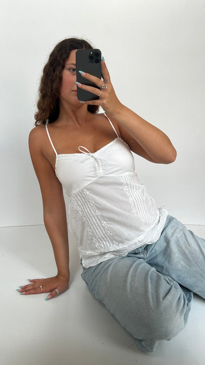 00s white embroidered cami- size S