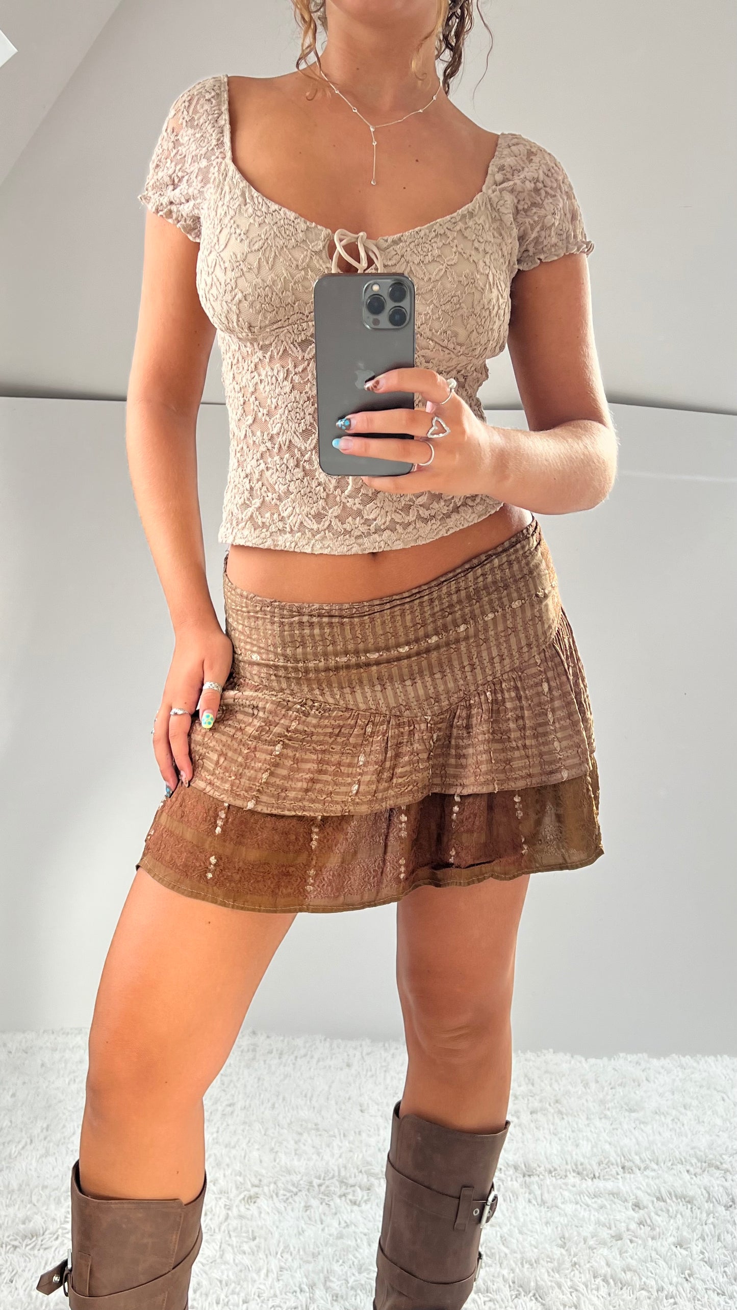 00s brown ruffle mini skirt- size M