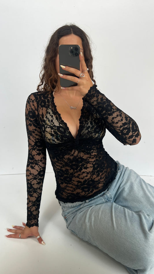 00s black lace long sleeve top- size S