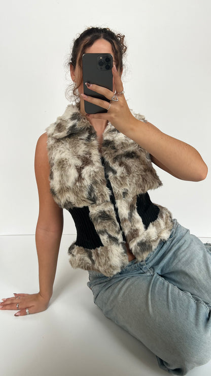 00s faux fur gilet- size M/L