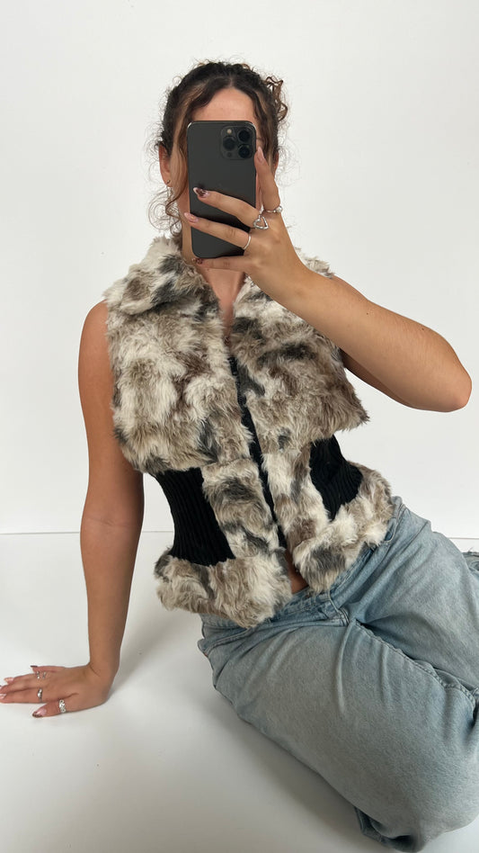 00s faux fur gilet- size M/L