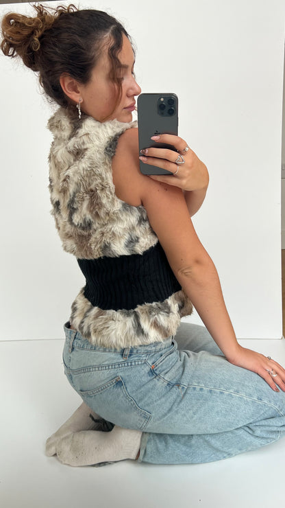 00s faux fur gilet- size M/L