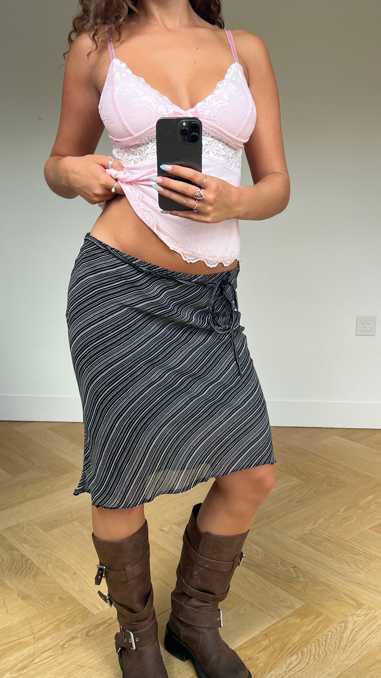 00s black stripe midi skirt- size M