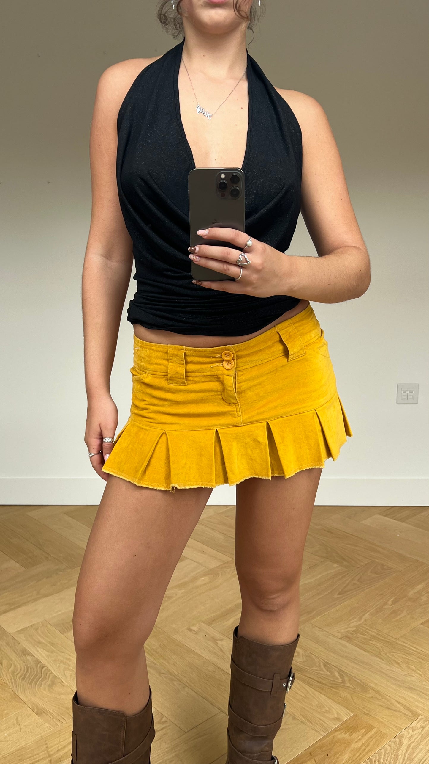 00s mustard pleated mini skirt- size M
