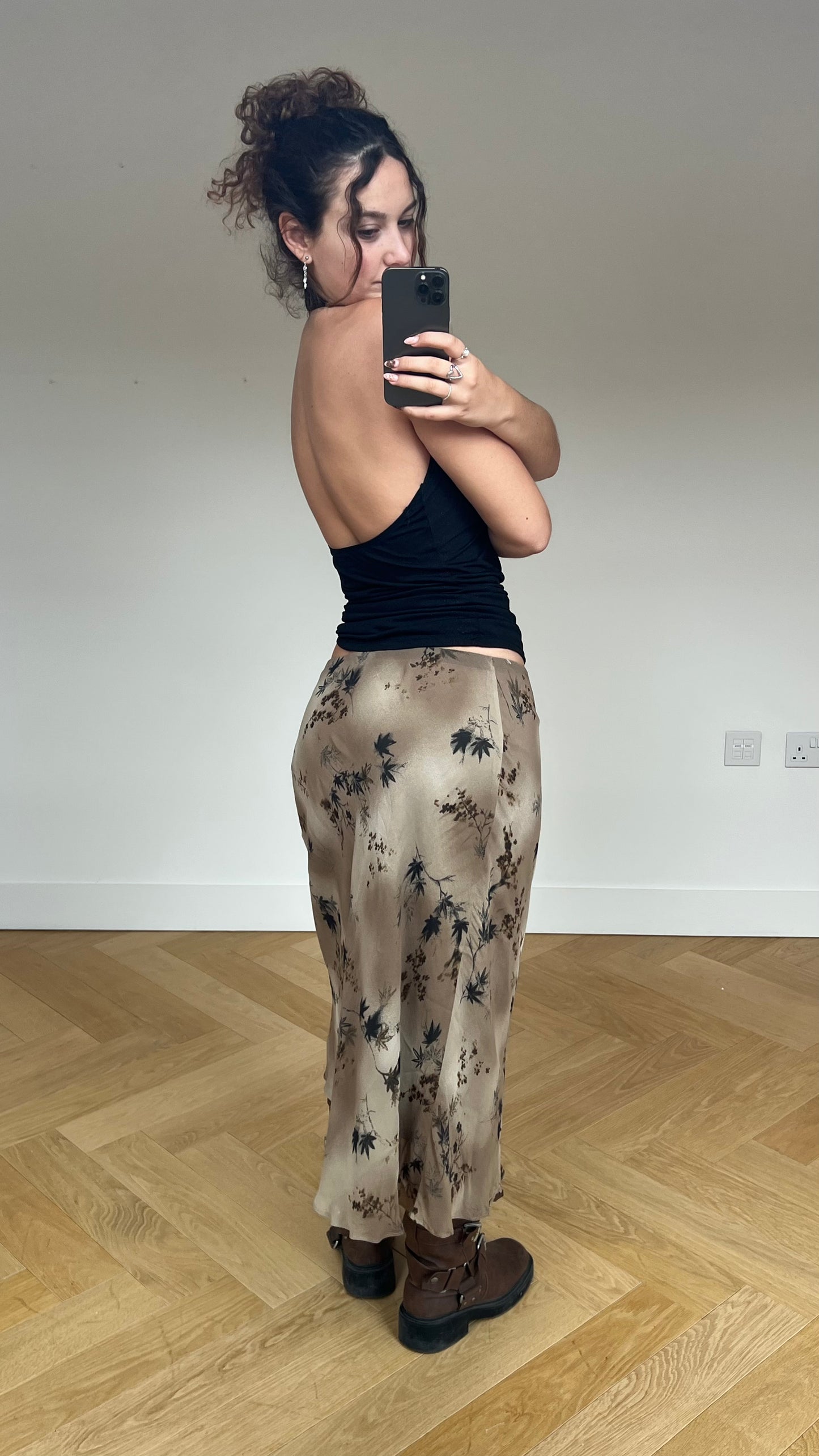 00s brown floral maxi skirt- size M